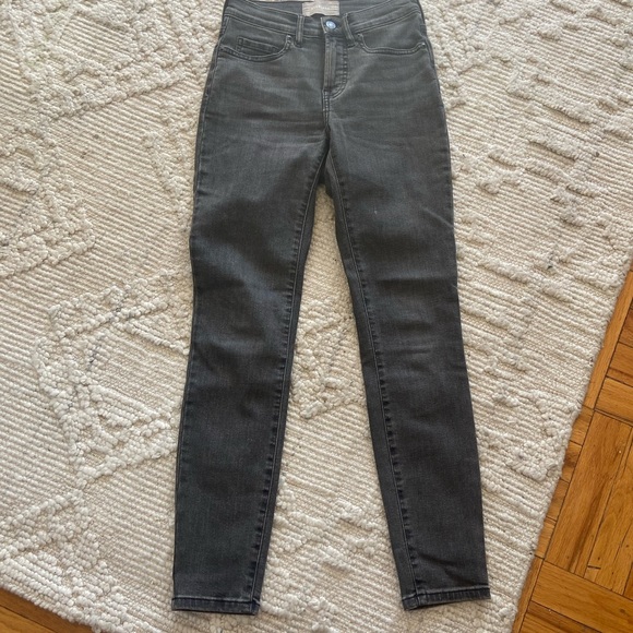Everlane Gray Mid- Rise Classic Skinny Jean - Picture 4 of 10